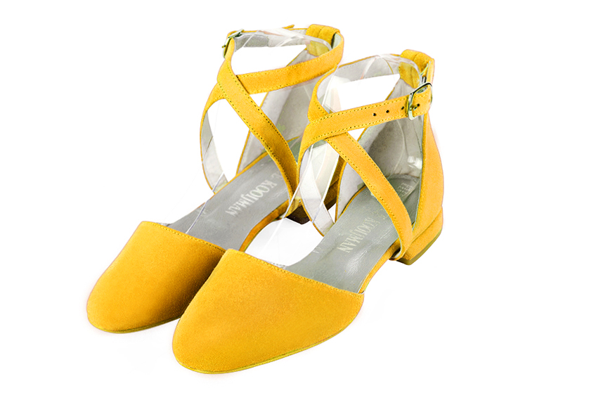 Yellow women's ballet pumps, with flat heels. Round toe. Flat block heels. Front view - Florence KOOIJMAN